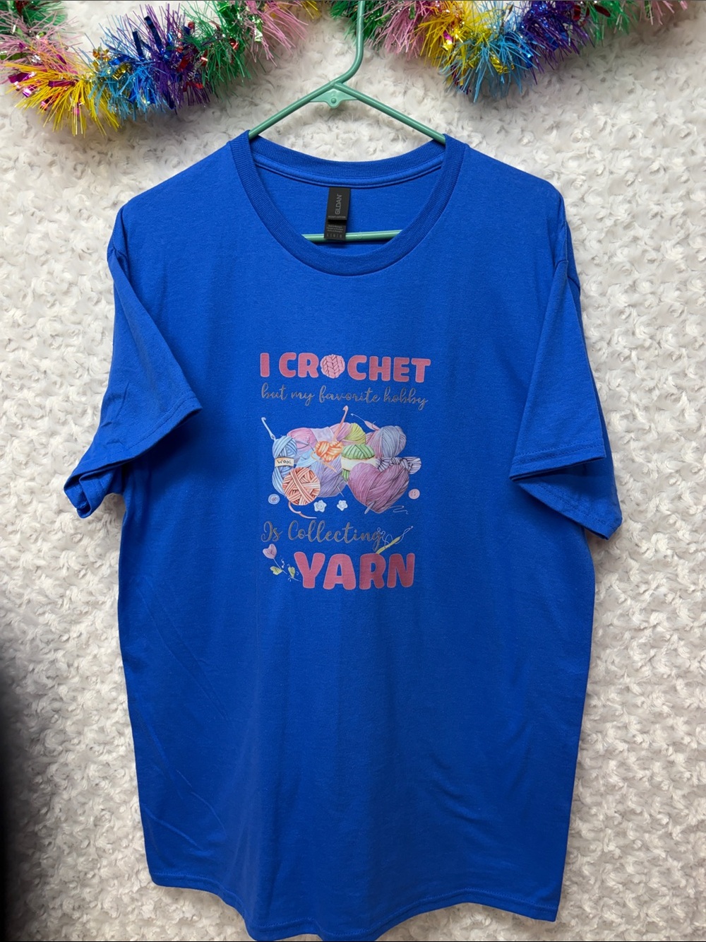 Gildan unisex Large Royal Blue 'I Crochet' Yarn Graphic Tee